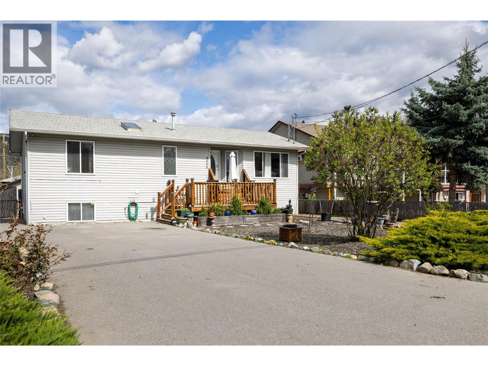 4009 24 Avenue, Vernon, British Columbia  V1T 1M1 - Photo 2 - 10383610
