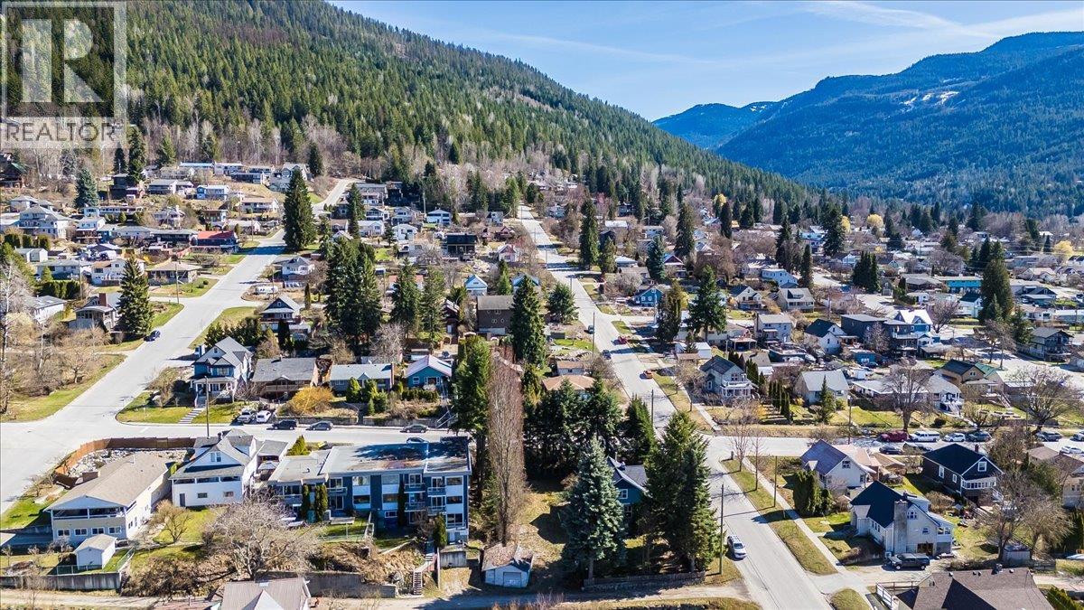 605 & 607 Gore Street, Nelson, British Columbia  V1L 1Y2 - Photo 10 - 10383325