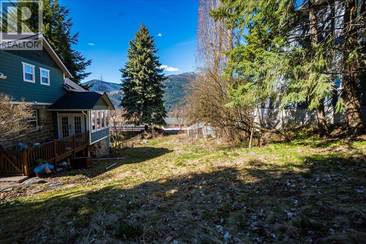 605 & 607 Gore Street, Nelson, British Columbia  V1L 1Y2 - Photo 13 - 10383325