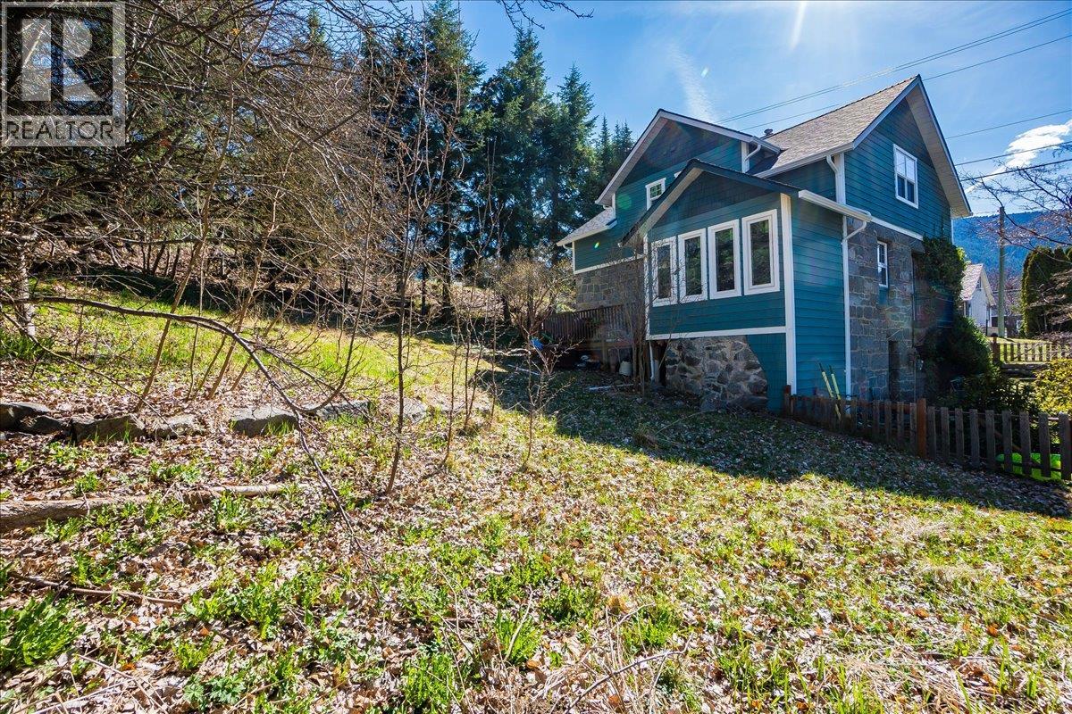 605 & 607 Gore Street, Nelson, British Columbia  V1L 1Y2 - Photo 14 - 10383325