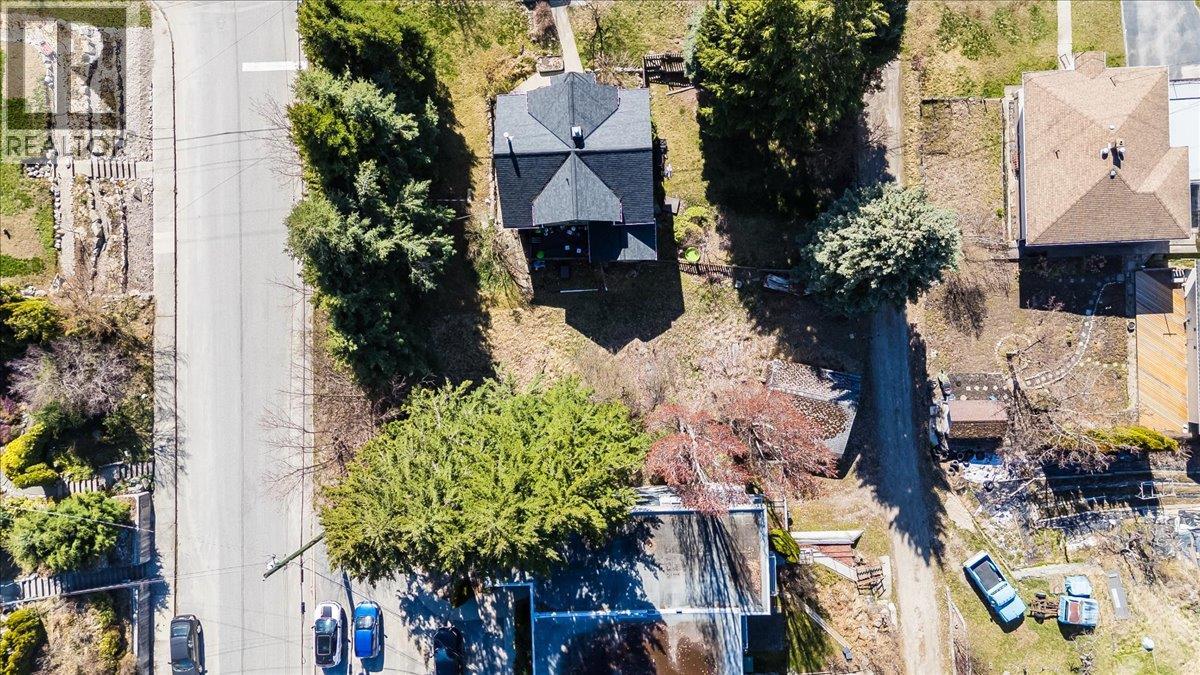 605 & 607 Gore Street, Nelson, British Columbia  V1L 1Y2 - Photo 4 - 10383325