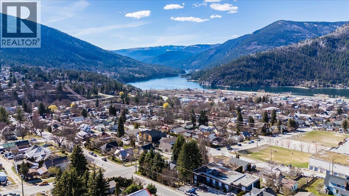 605 & 607 Gore Street, Nelson, British Columbia  V1L 1Y2 - Photo 5 - 10383325