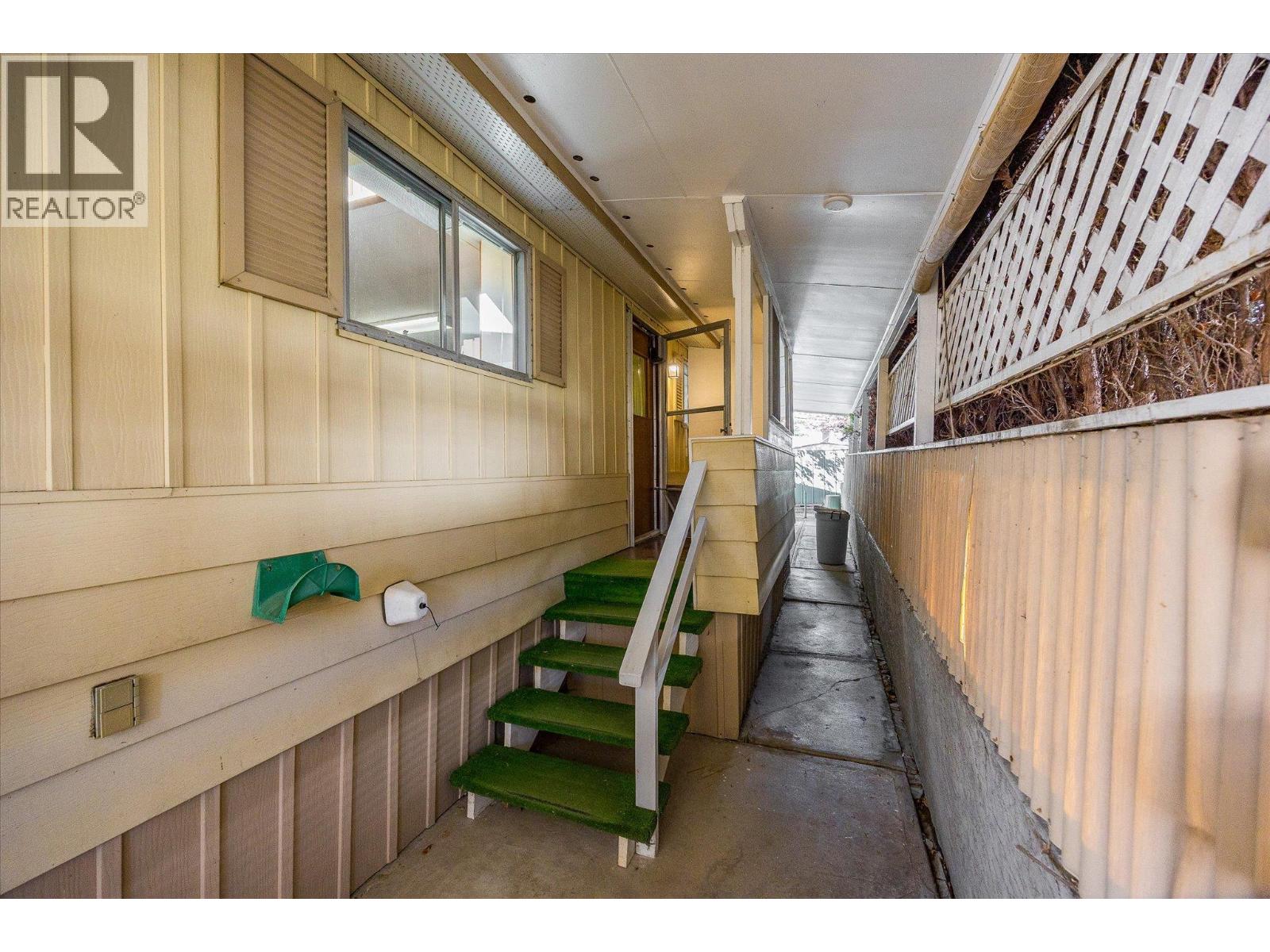 2098 Boucherie Road Unit# 12, West Kelowna, British Columbia  V4T 2A5 - Photo 3 - 10372091