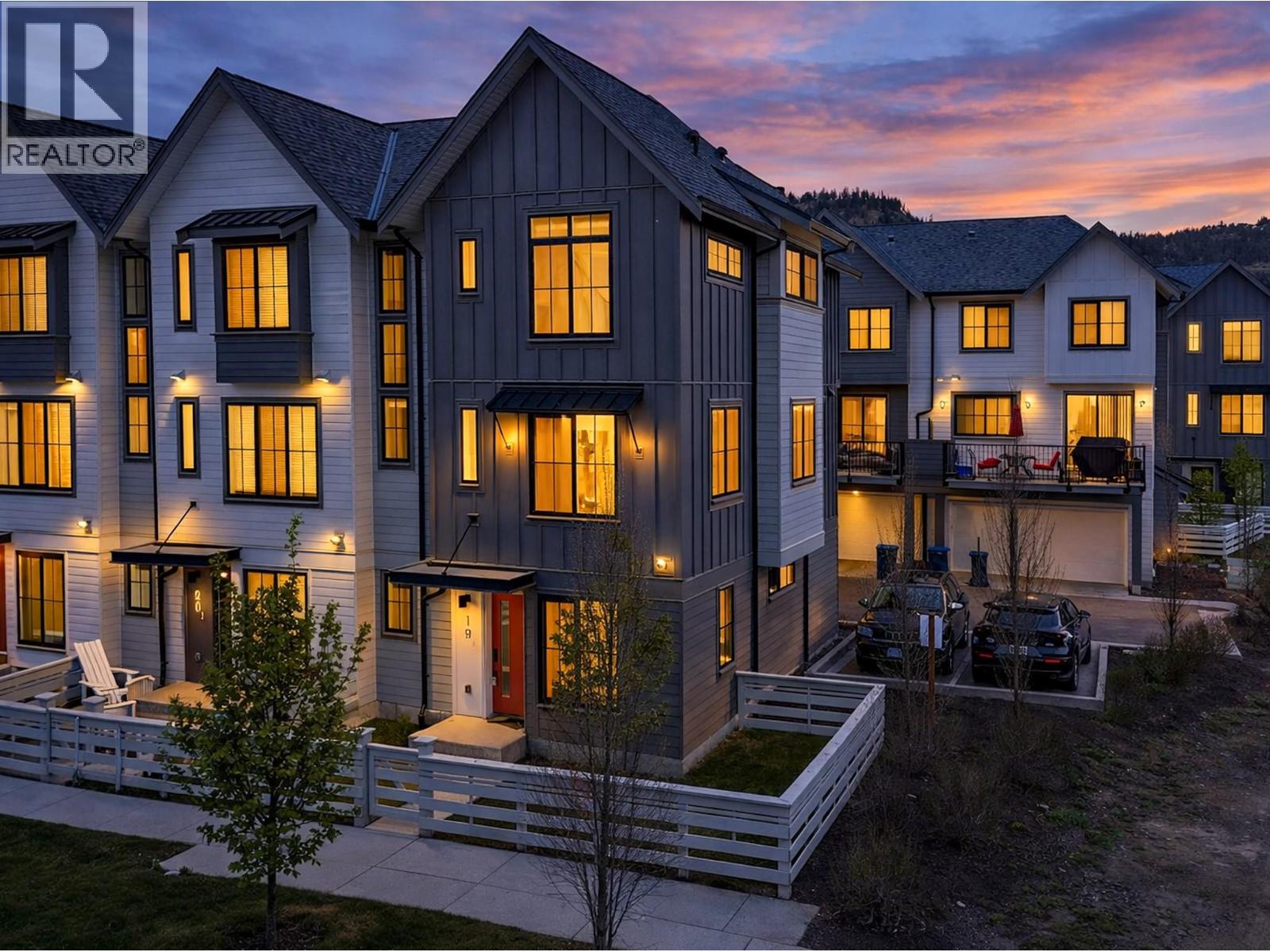 307 Glen Park Drive Unit# 19, Kelowna, British Columbia  V1V 0H1 - Photo 1 - 10383639