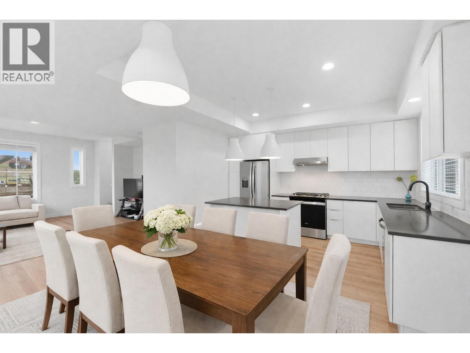 307 Glen Park Drive Unit# 19, Kelowna, British Columbia  V1V 0H1 - Photo 2 - 10383639