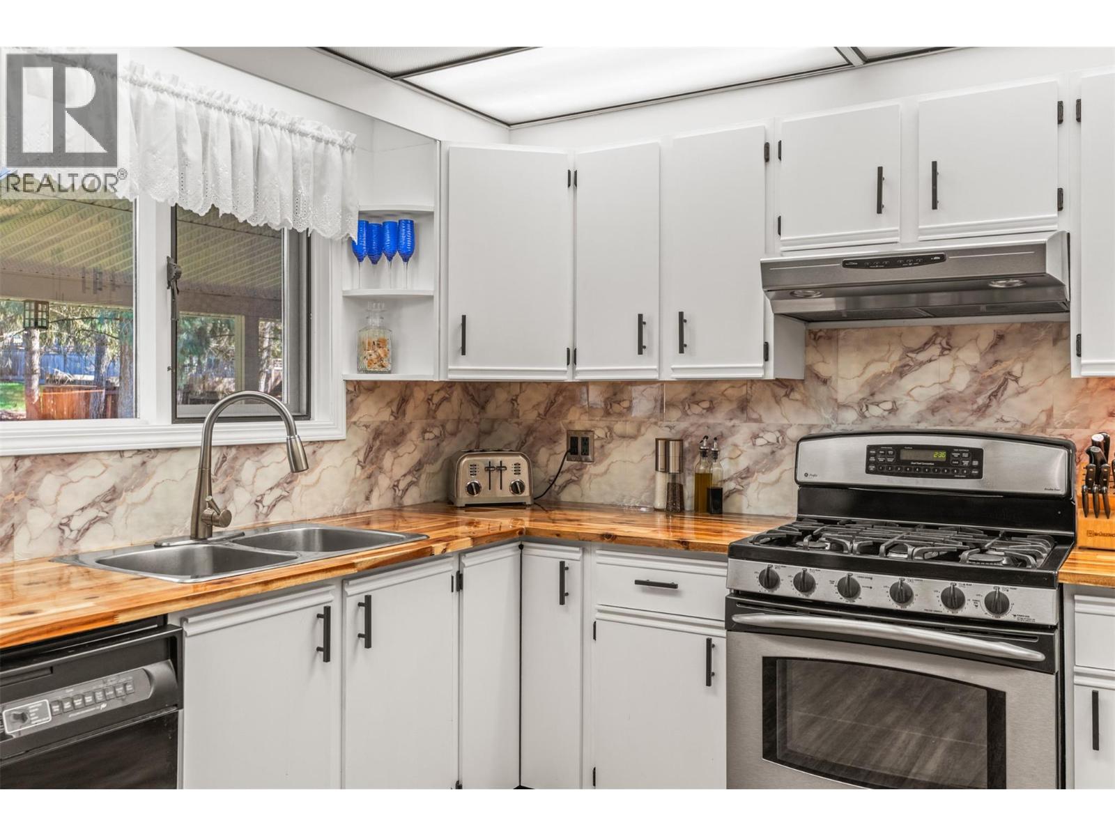 3419 Larch Drive, Armstrong, British Columbia  V4Y 0S8 - Photo 17 - 10382357