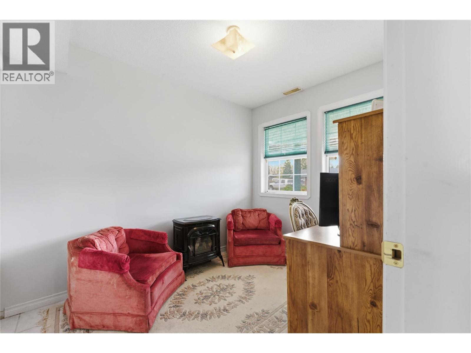 2160 Okanagan Street, Armstrong, British Columbia  V4Y 0C4 - Photo 27 - 10383437