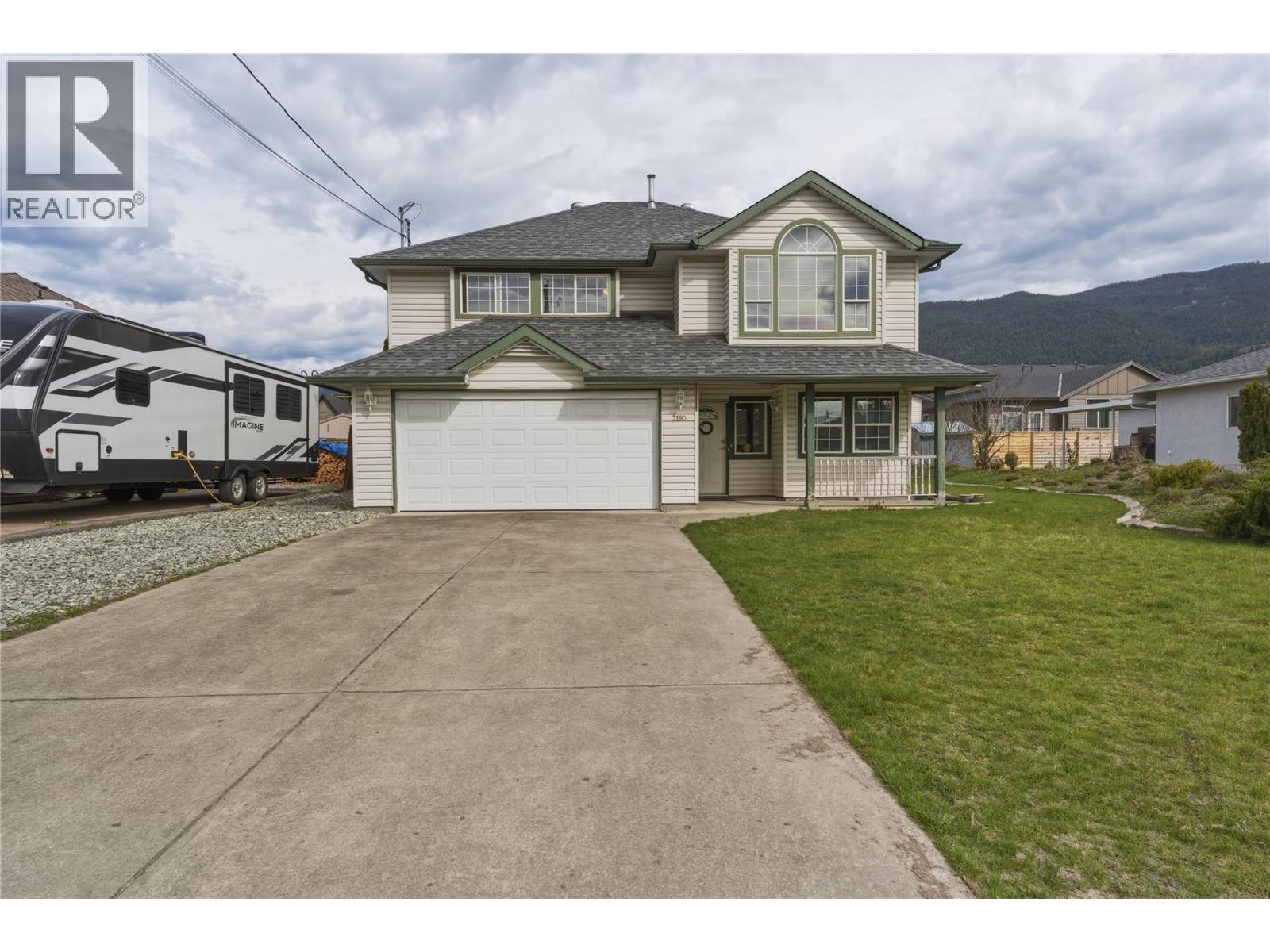 2160 Okanagan Street, Armstrong, British Columbia  V4Y 0C4 - Photo 3 - 10383437