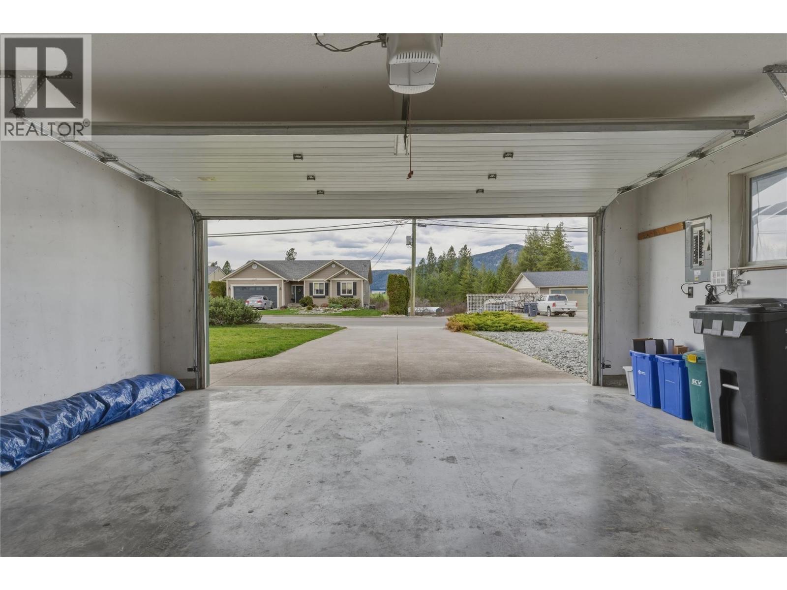 2160 Okanagan Street, Armstrong, British Columbia  V4Y 0C4 - Photo 36 - 10383437