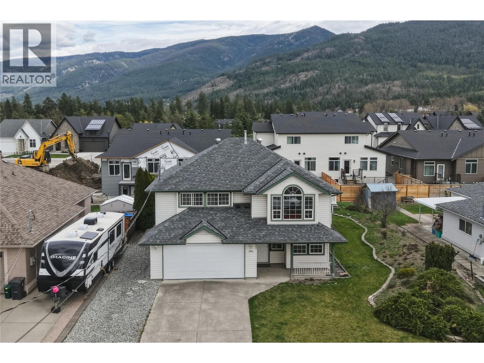 2160 Okanagan Street, Armstrong, British Columbia  V4Y 0C4 - Photo 39 - 10383437