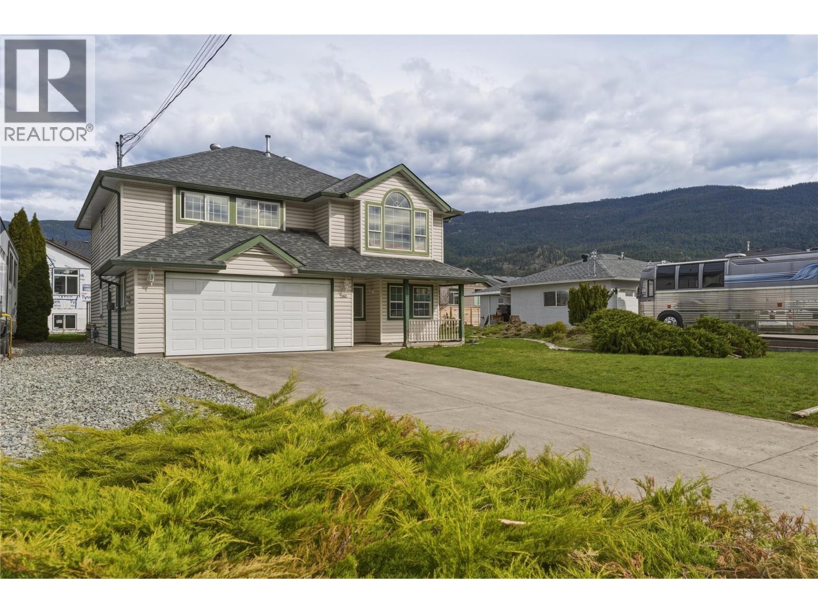 2160 Okanagan Street, Armstrong, British Columbia  V4Y 0C4 - Photo 4 - 10383437
