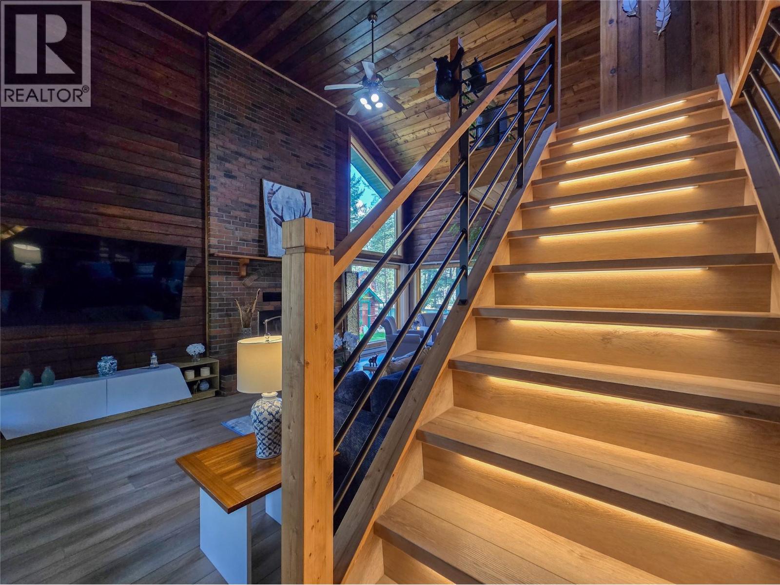 5352 Dutch Creek Road, Fairmont Hot Springs, British Columbia  V0B 1L2 - Photo 3 - 10383277