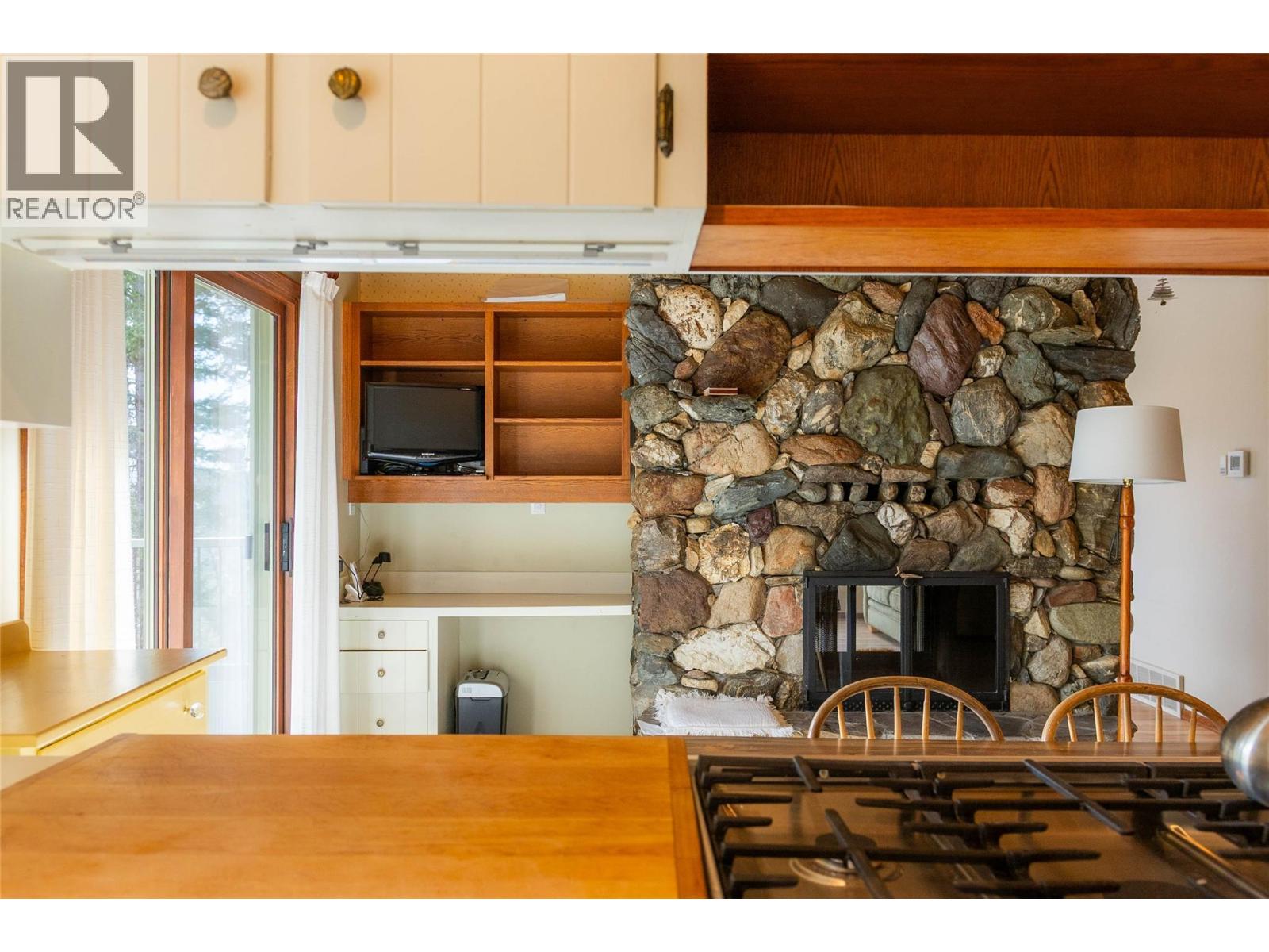 1920 Lakeview Drive, Kamloops, British Columbia  V0E 1Z1 - Photo 4 - 10383554