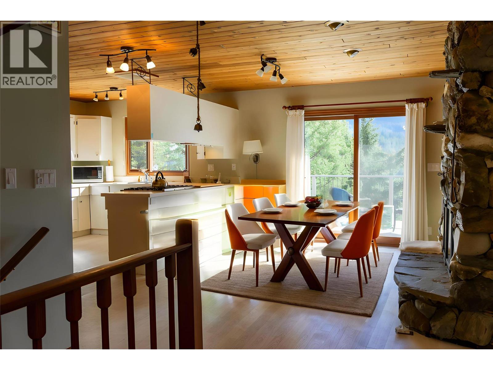 1920 Lakeview Drive, Kamloops, British Columbia  V0E 1Z1 - Photo 5 - 10383554