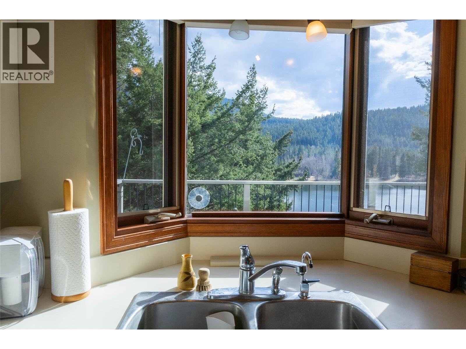 1920 Lakeview Drive, Kamloops, British Columbia  V0E 1Z1 - Photo 7 - 10383554