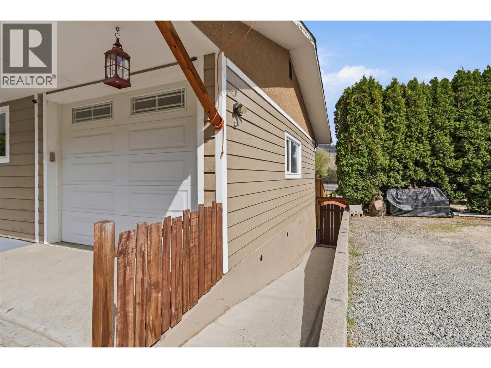 1893 Westsyde Road, Kamloops, British Columbia  V2B 7B9 - Photo 3 - 10383543