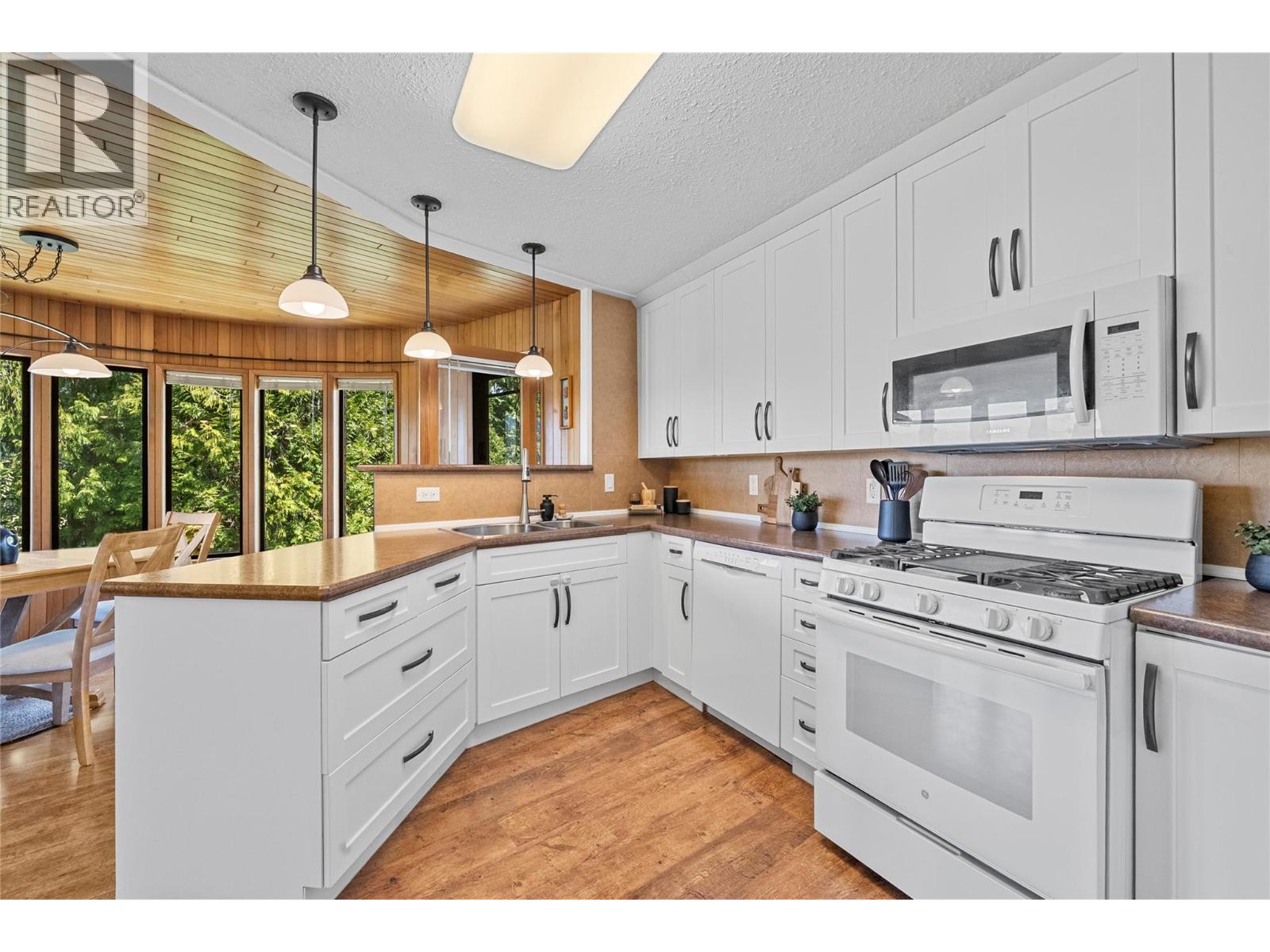 2631 Grand View Place, Blind Bay, British Columbia    - Photo 10 - 10379714