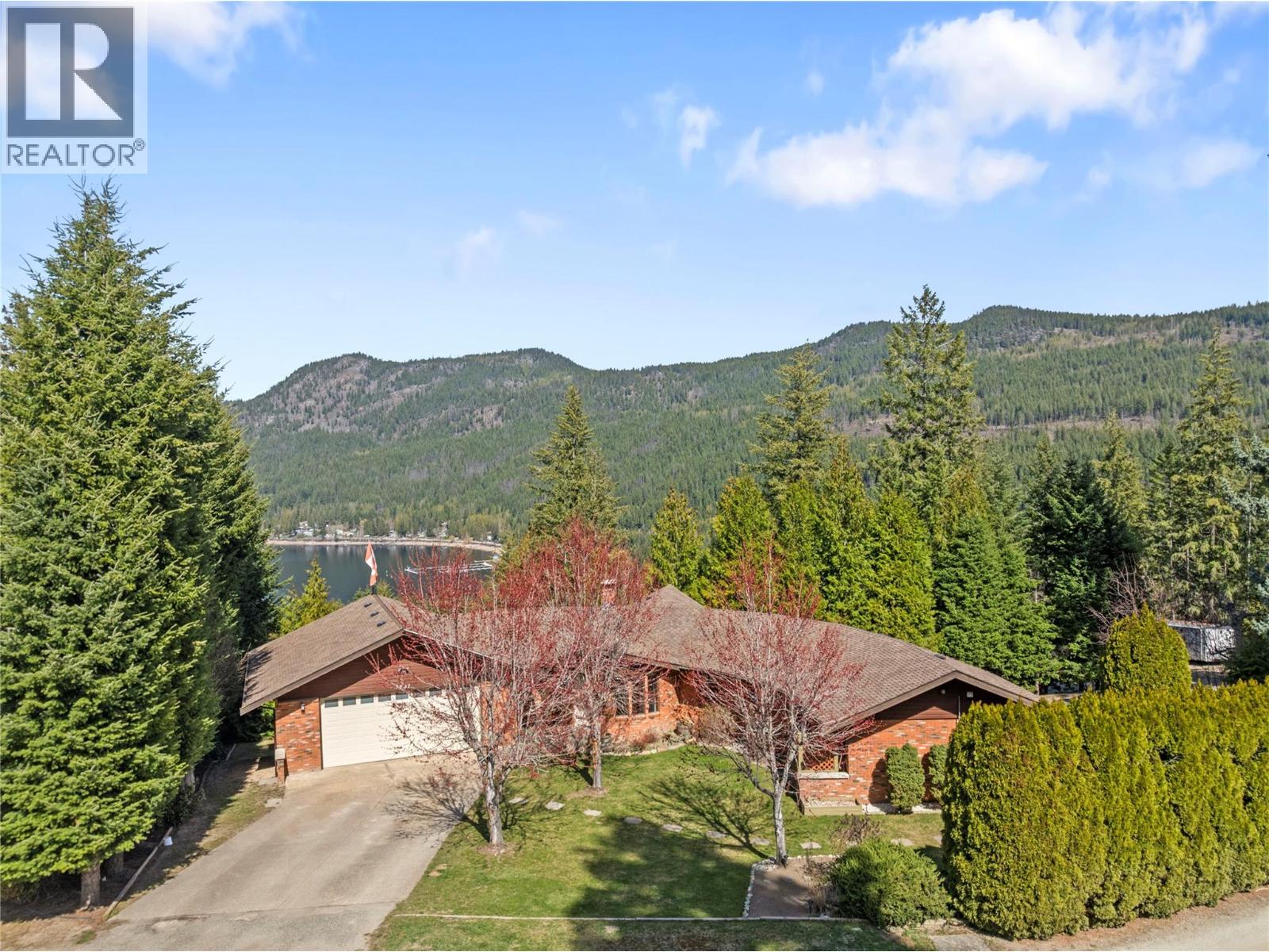 2631 Grand View Place, Blind Bay, British Columbia    - Photo 2 - 10379714