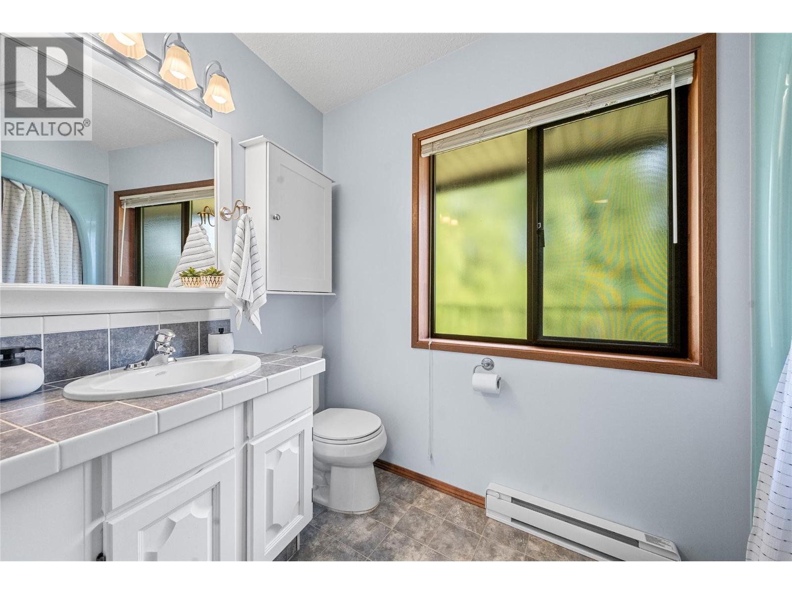 2631 Grand View Place, Blind Bay, British Columbia    - Photo 23 - 10379714