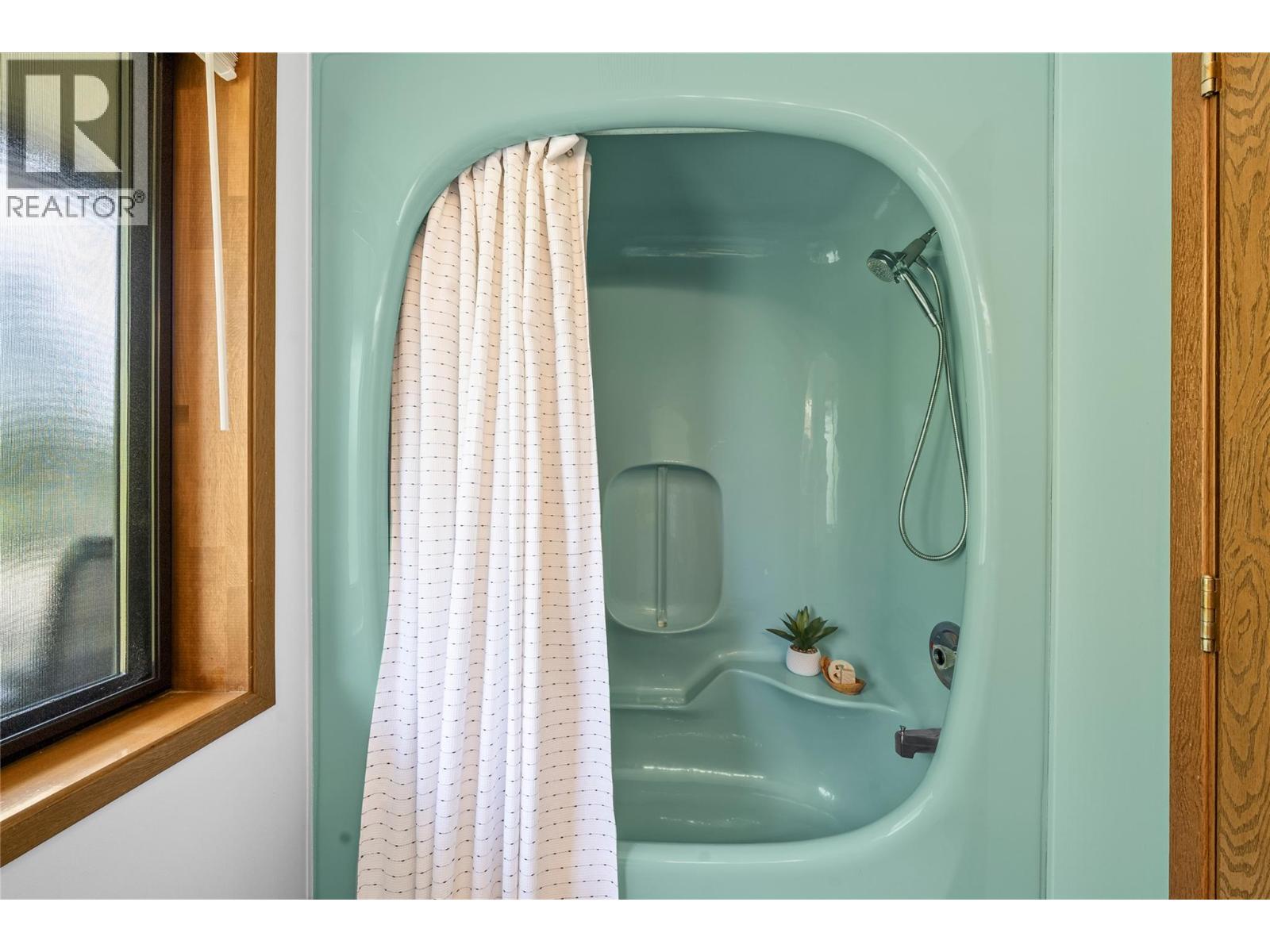 2631 Grand View Place, Blind Bay, British Columbia    - Photo 25 - 10379714