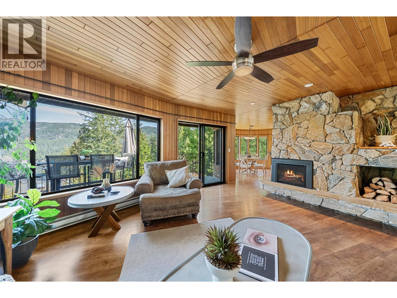 2631 Grand View Place, Blind Bay, British Columbia    - Photo 3 - 10379714