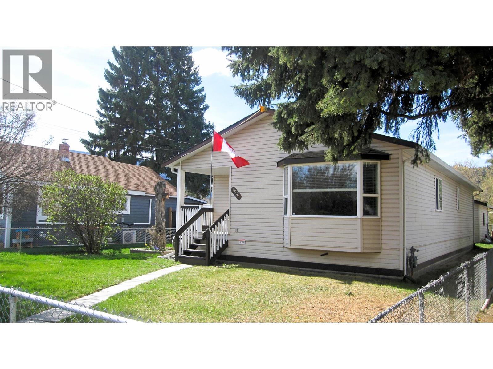 1544 Canford Avenue, Merritt, British Columbia  V1K 1B8 - Photo 3 - 10383667