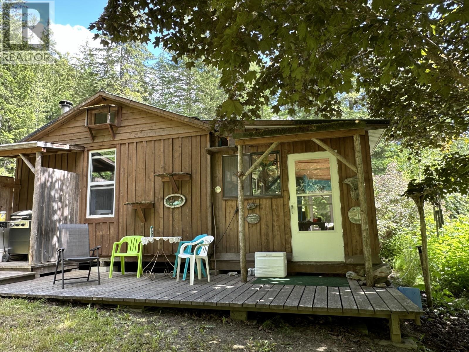 4460 6 Highway, Arrow Park, British Columbia  V0G 1R1 - Photo 1 - 10383655