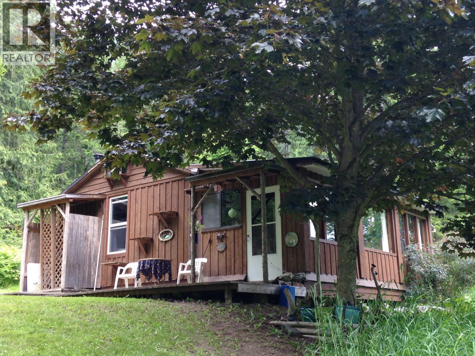 4460 6 Highway, Arrow Park, British Columbia  V0G 1R1 - Photo 5 - 10383655