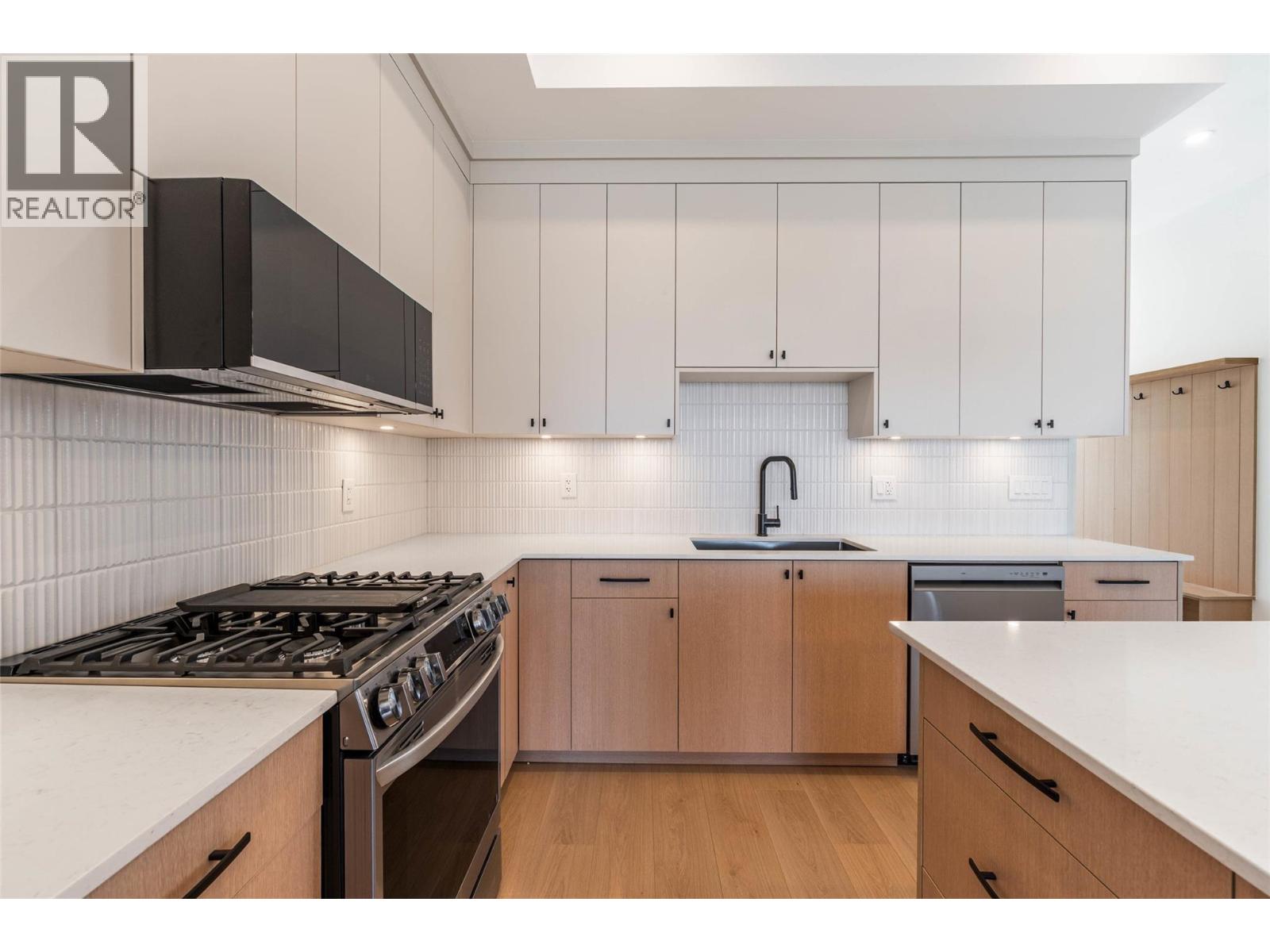 384 Chardonnay Avenue, Oliver, British Columbia  V0H 1T4 - Photo 13 - 10380966