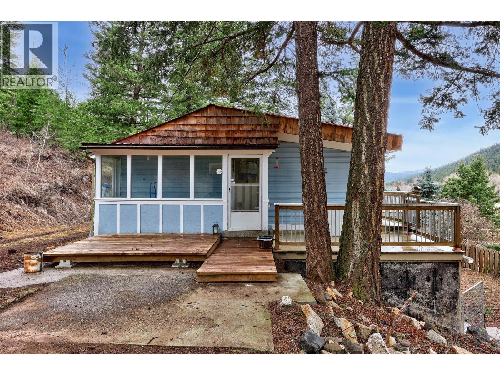 9776 Tranquille Criss Crk Road, Kamloops, British Columbia  V2B 3E8 - Photo 1 - 10381850