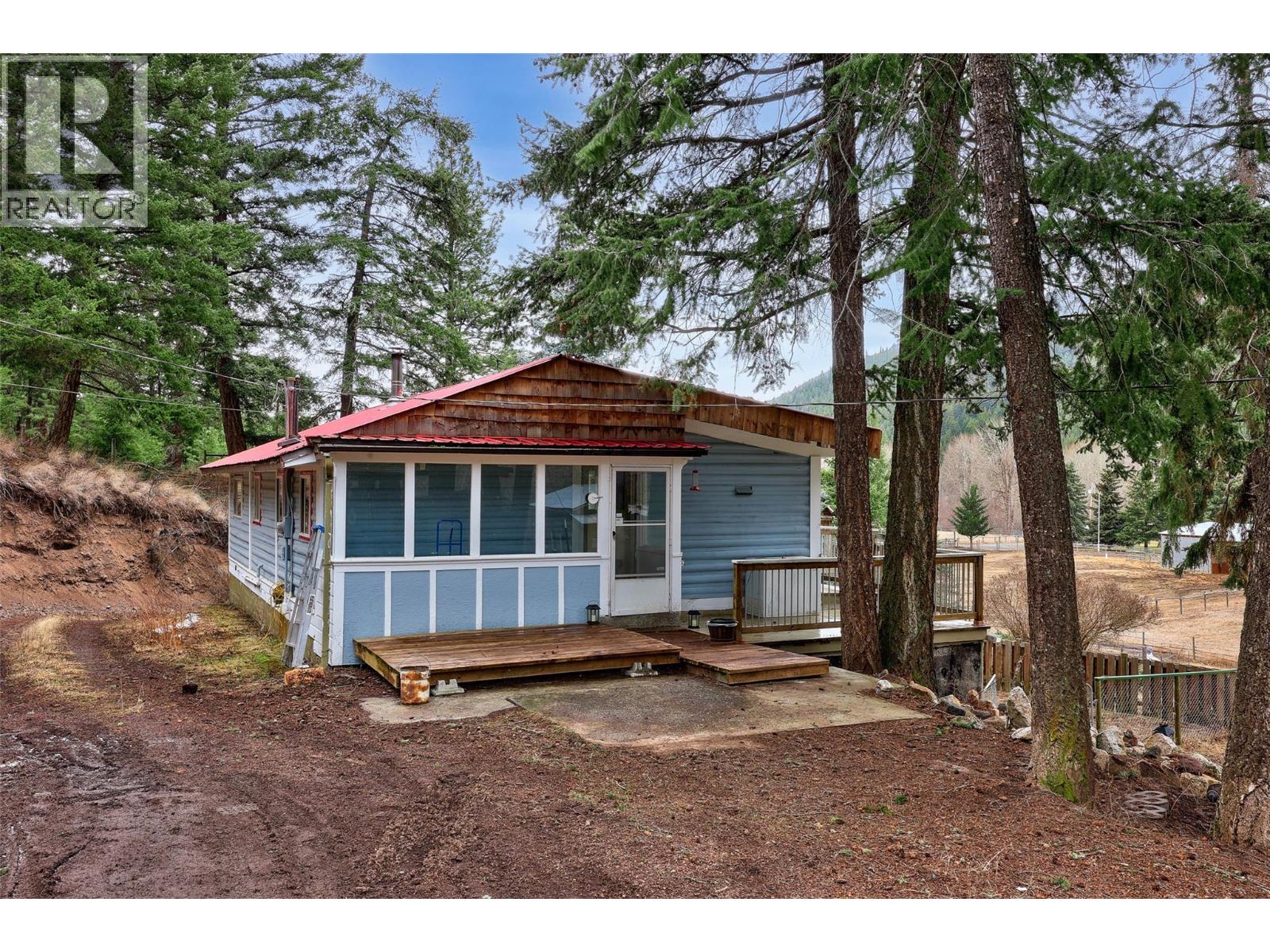 9776 Tranquille Criss Crk Road, Kamloops, British Columbia  V2B 3E8 - Photo 2 - 10381850