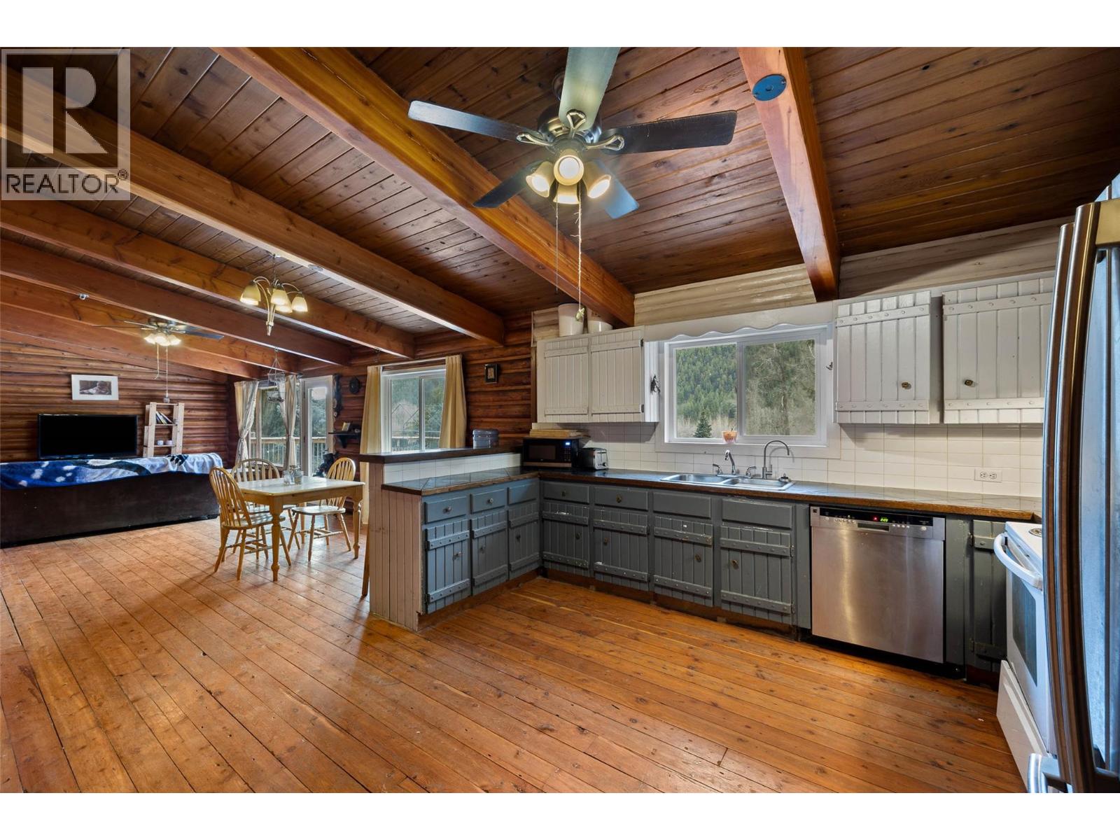 9776 Tranquille Criss Crk Road, Kamloops, British Columbia  V2B 3E8 - Photo 4 - 10381850