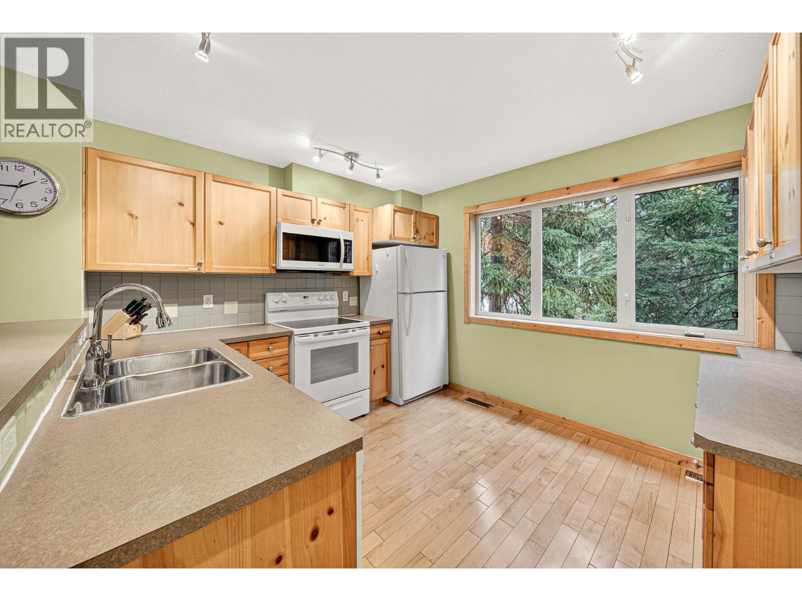 5 Estate Drive Unit# C, Fernie, British Columbia  V0B 1M4 - Photo 17 - 10382016