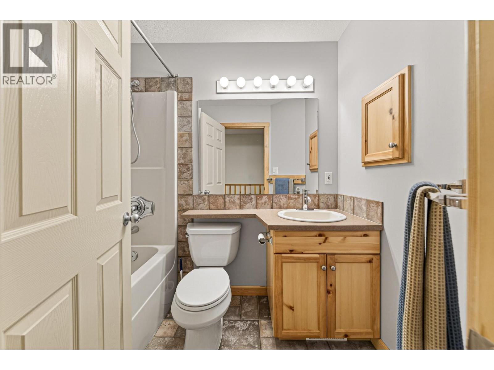 5 Estate Drive Unit# C, Fernie, British Columbia  V0B 1M4 - Photo 35 - 10382016