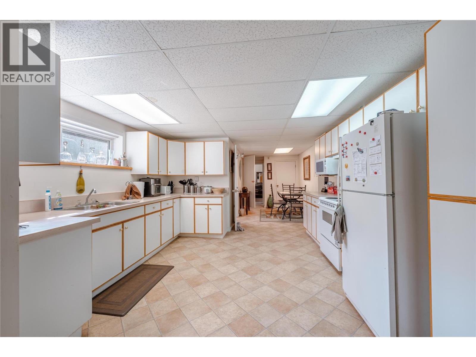 1956 Airport Way, Revelstoke, British Columbia  V0E 2S1 - Photo 10 - 10382333