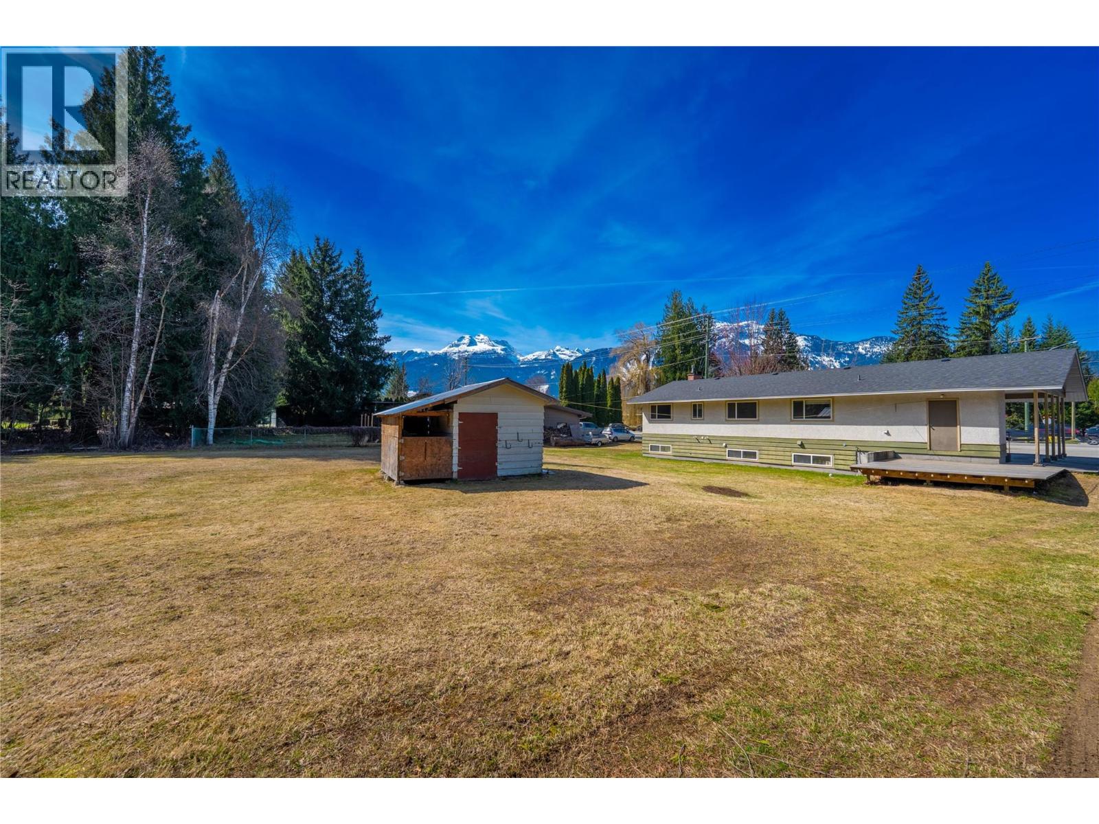 1956 Airport Way, Revelstoke, British Columbia  V0E 2S1 - Photo 6 - 10382333