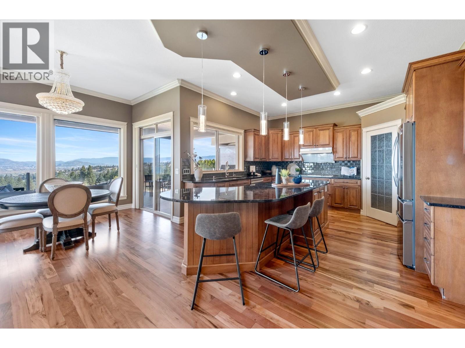 648 Almandine Court, Kelowna, British Columbia  V1W 4Z5 - Photo 10 - 10383562