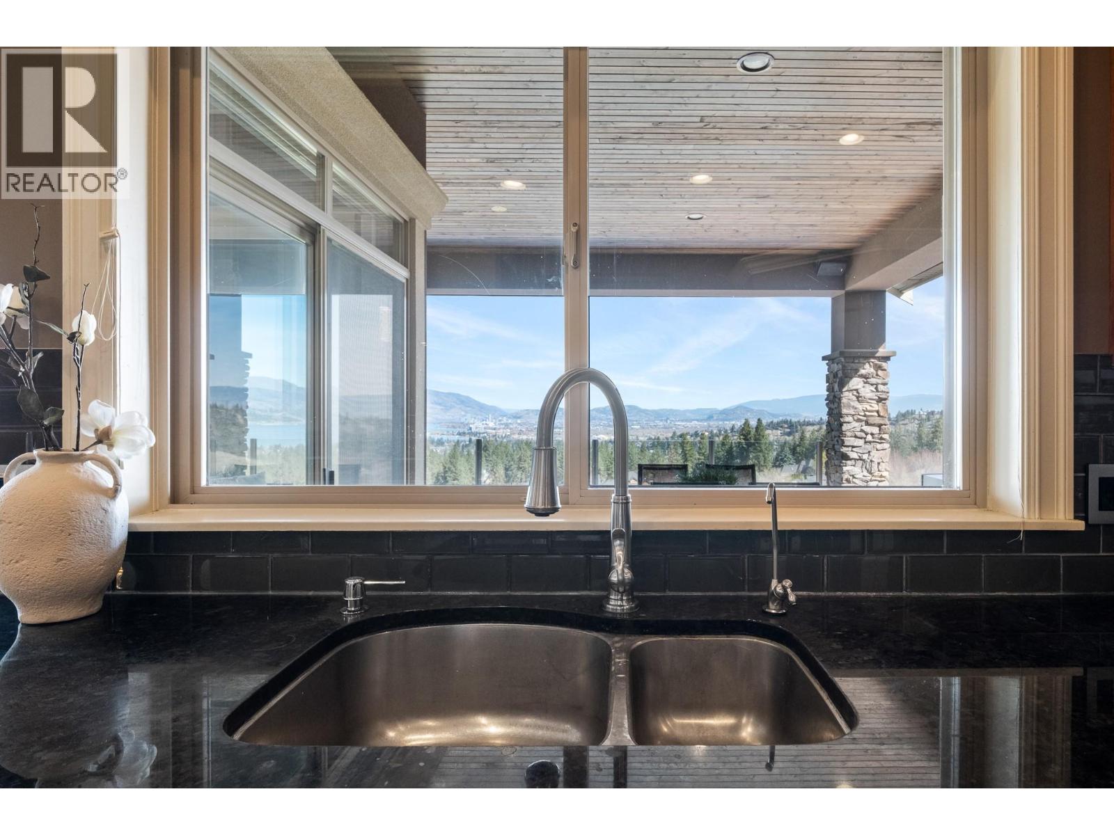 648 Almandine Court, Kelowna, British Columbia  V1W 4Z5 - Photo 13 - 10383562