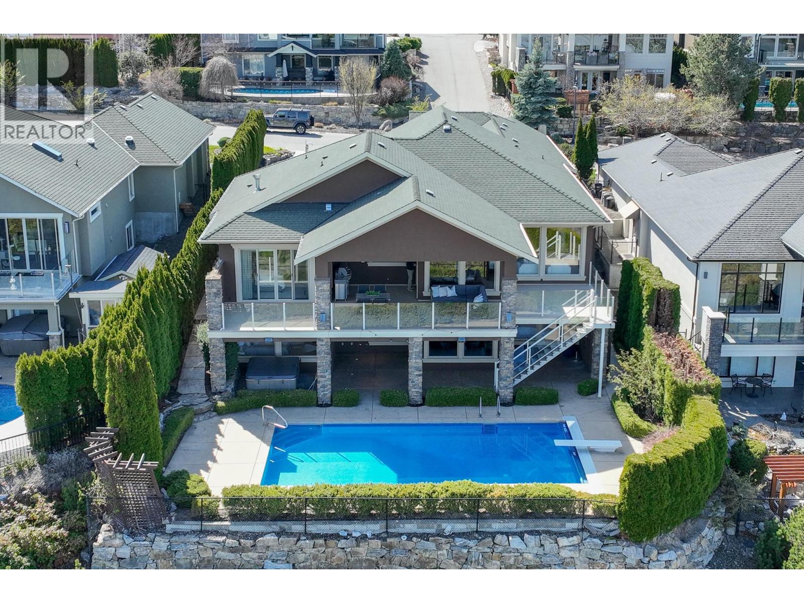 648 Almandine Court, Kelowna, British Columbia  V1W 4Z5 - Photo 2 - 10383562