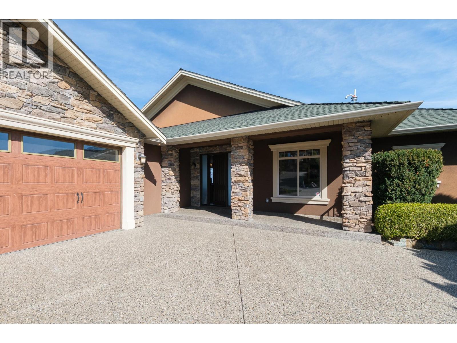 648 Almandine Court, Kelowna, British Columbia  V1W 4Z5 - Photo 4 - 10383562