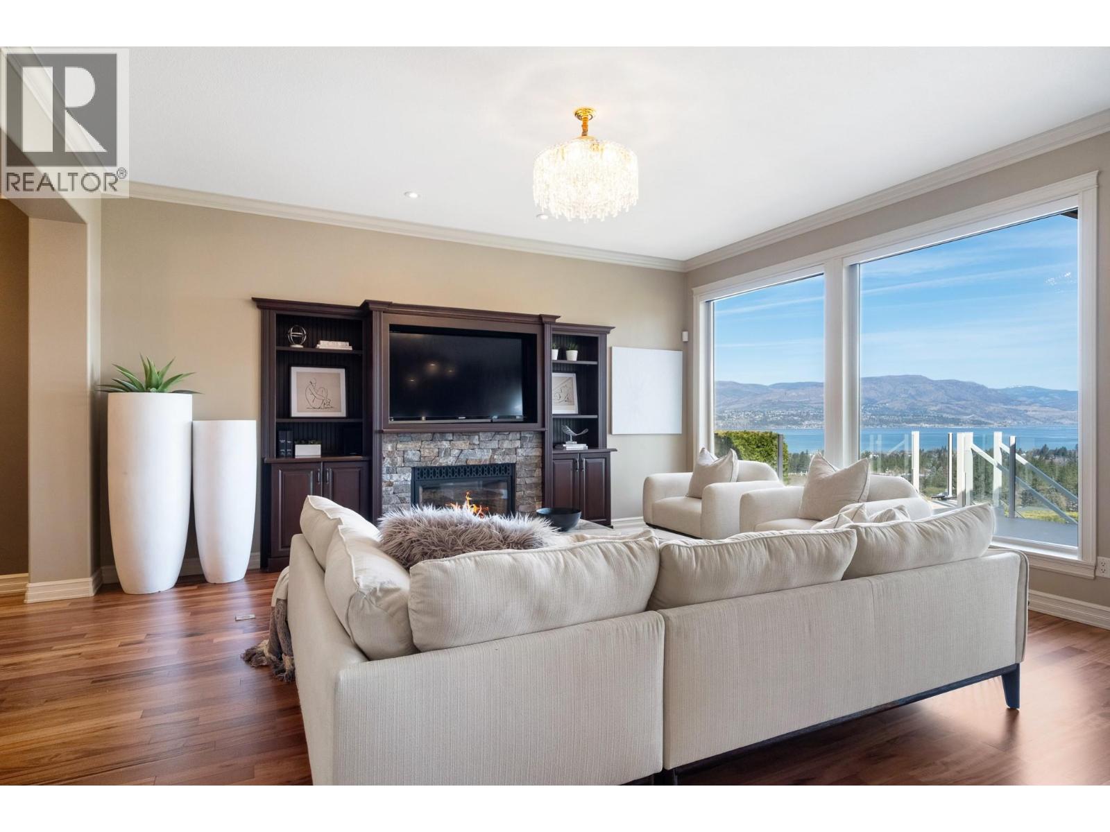 648 Almandine Court, Kelowna, British Columbia  V1W 4Z5 - Photo 6 - 10383562