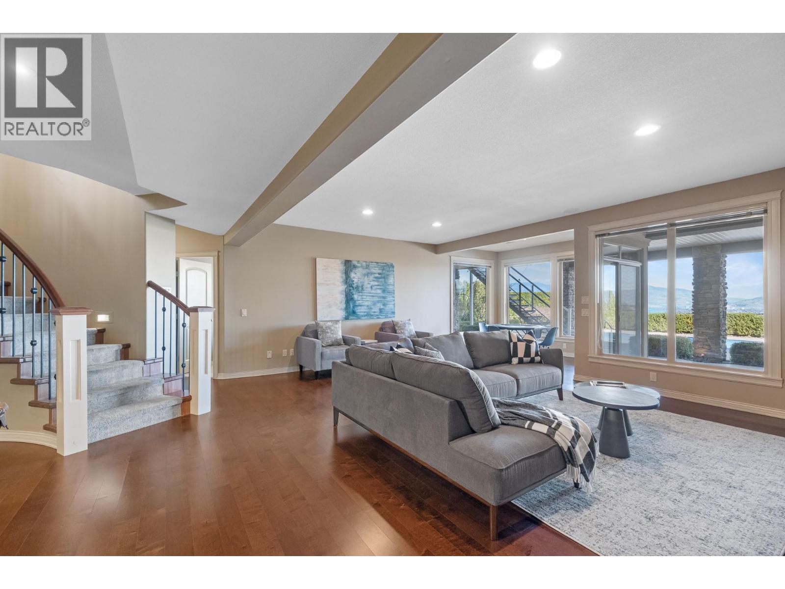 648 Almandine Court, Kelowna, British Columbia  V1W 4Z5 - Photo 9 - 10383562