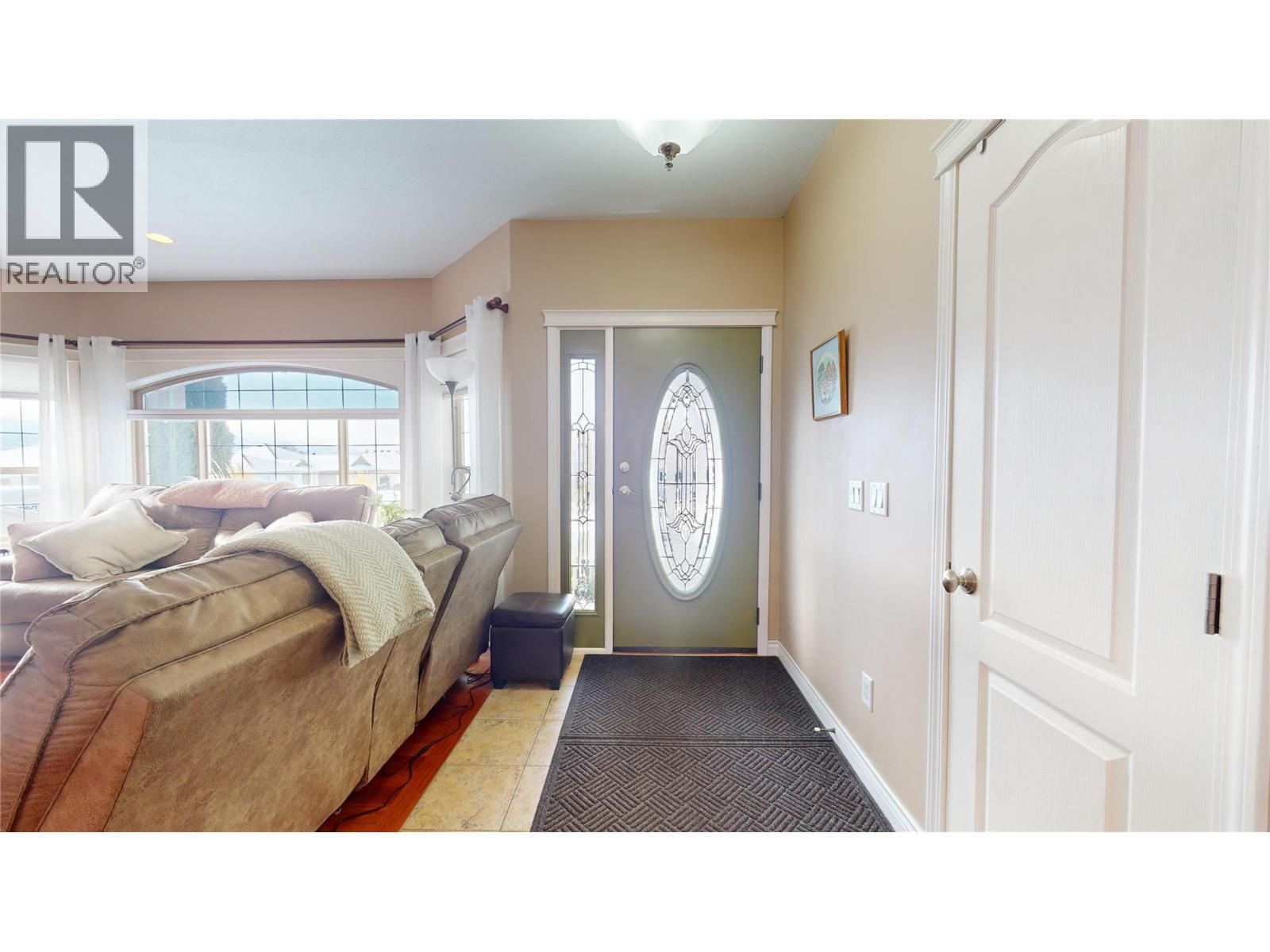 1505 Tanemura Crescent, Kelowna, British Columbia  V1P 1N8 - Photo 2 - 10382480