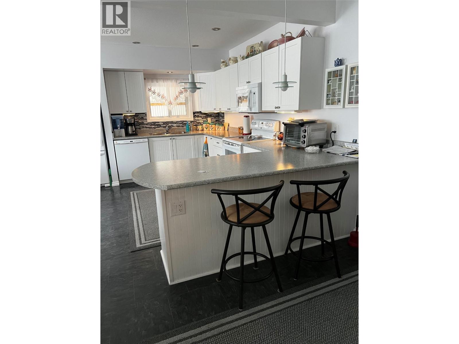 5702 Jackpine Lane, Osoyoos, British Columbia  V0H 1V3 - Photo 3 - 10383514