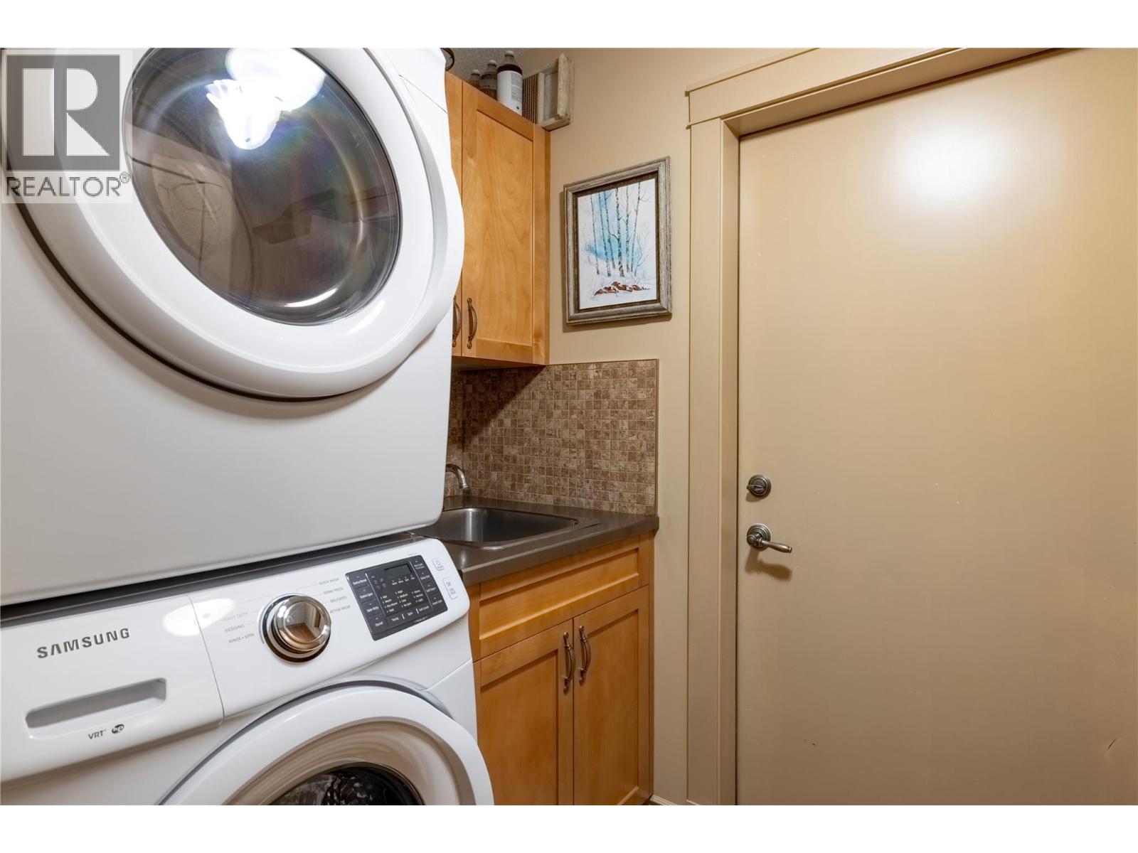 8215 Silver Star Road, Vernon, British Columbia  V1B 3M8 - Photo 17 - 10383706