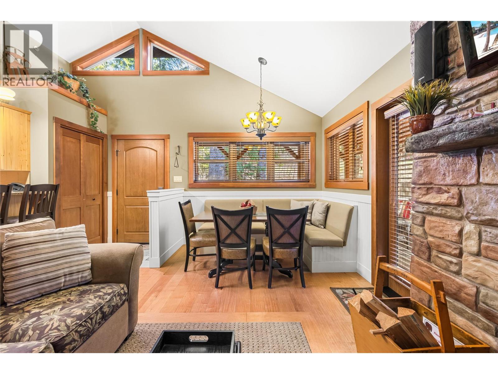 16321 Woolgar Road Unit# 10, Crawford Bay, British Columbia  V0B 1E0 - Photo 12 - 10383626