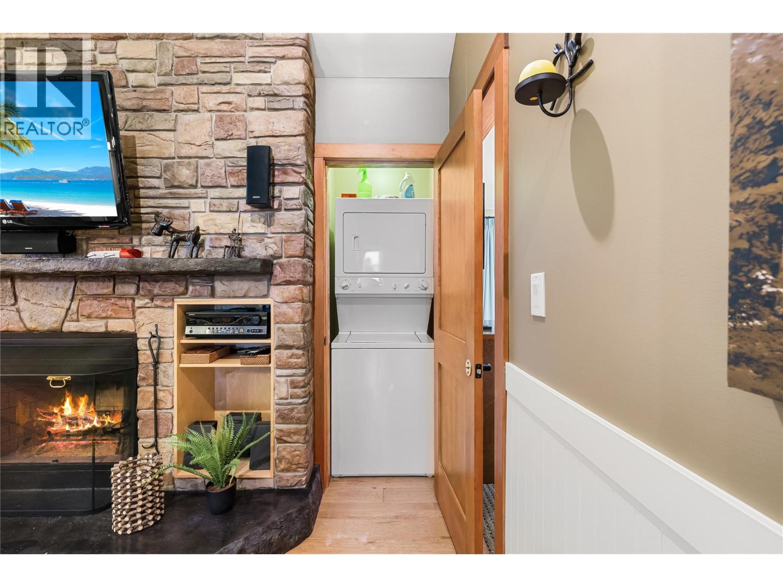 16321 Woolgar Road Unit# 10, Crawford Bay, British Columbia  V0B 1E0 - Photo 21 - 10383626