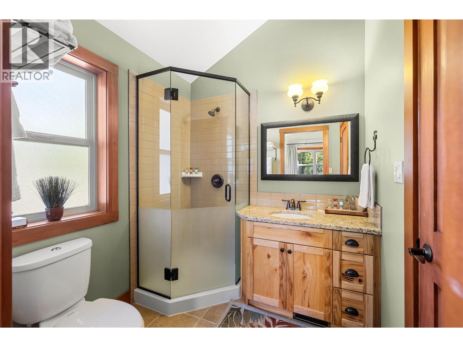 16321 Woolgar Road Unit# 10, Crawford Bay, British Columbia  V0B 1E0 - Photo 25 - 10383626