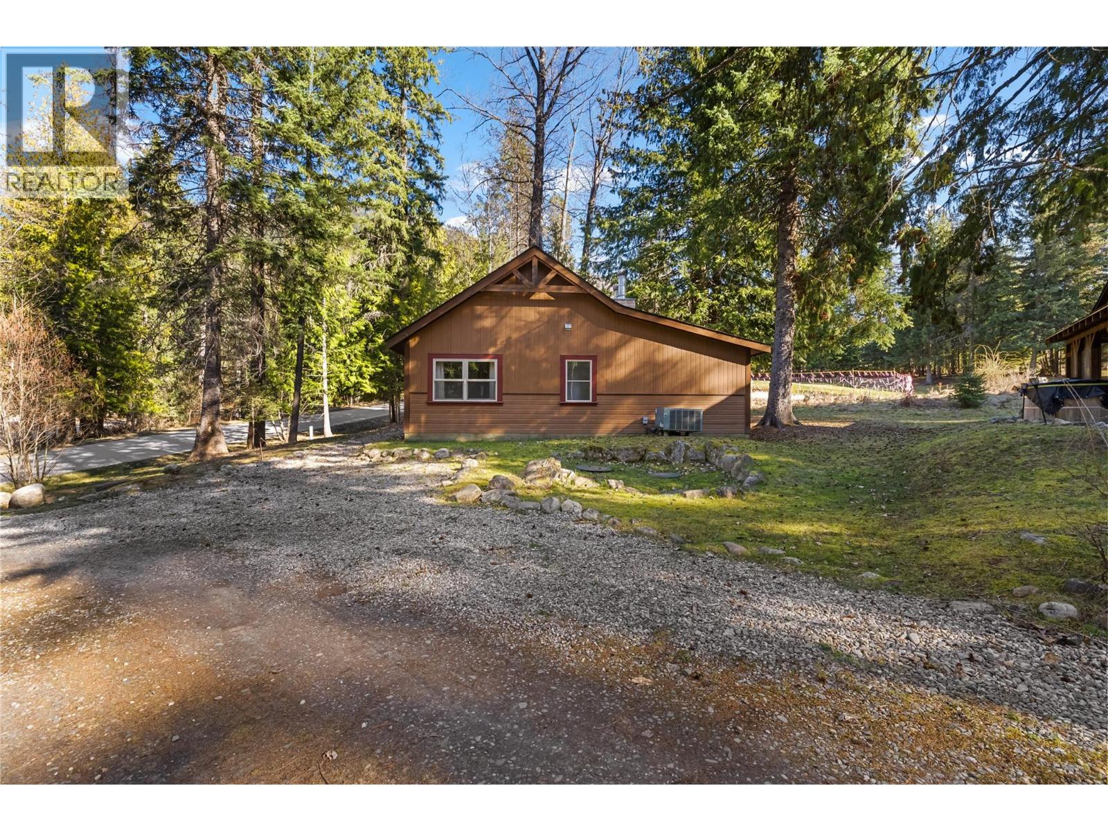 16321 Woolgar Road Unit# 10, Crawford Bay, British Columbia  V0B 1E0 - Photo 32 - 10383626