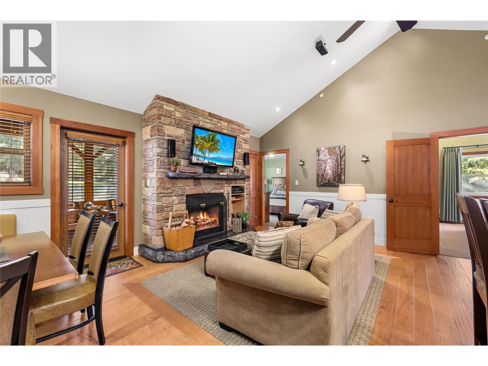 16321 Woolgar Road Unit# 10, Crawford Bay, British Columbia  V0B 1E0 - Photo 4 - 10383626